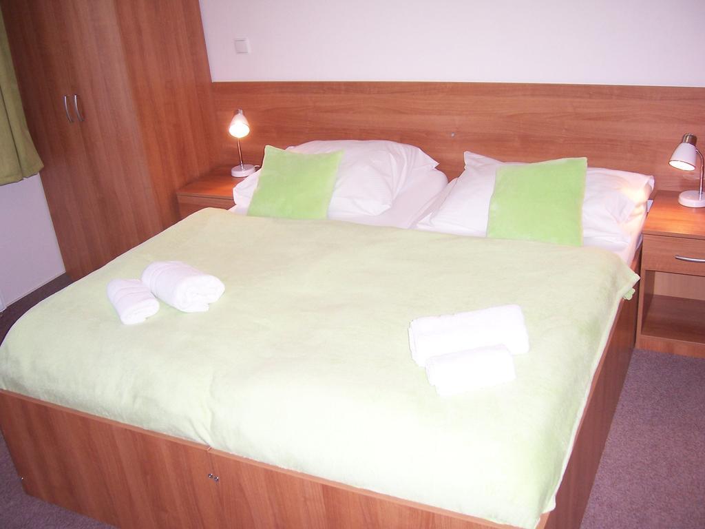 Penzion Jecminek Cervena Voda Room photo